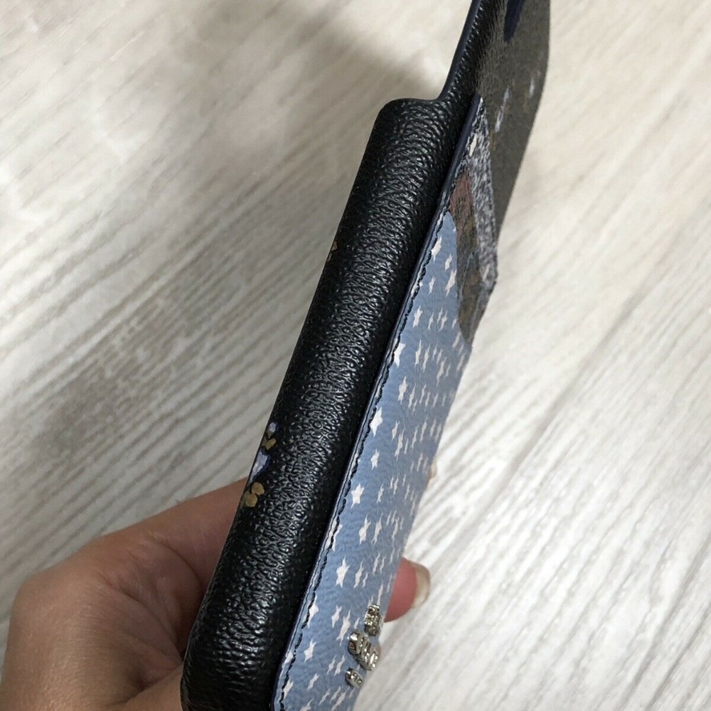 Coach iPhone XR Case With Three credit card slots - Picture 5 of 7